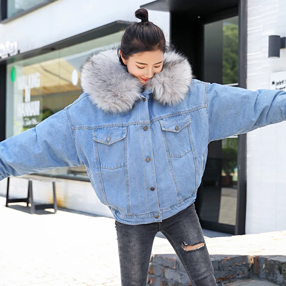 куртка оверсайз с мехом. куртка зимняя короткая пышная. пуховик женский оверсайз fendi. джинсовая куртка с мехом женская оверсайз. оранжевая куртка женская оверсайз.