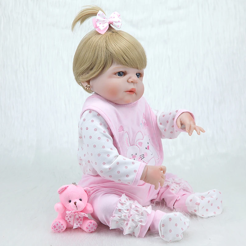 

forrsdor 55cm Hot-selling Lifelike golden-haired soft silicone doll in pajamas bebe reborn corpo de silicone inteiro realista.