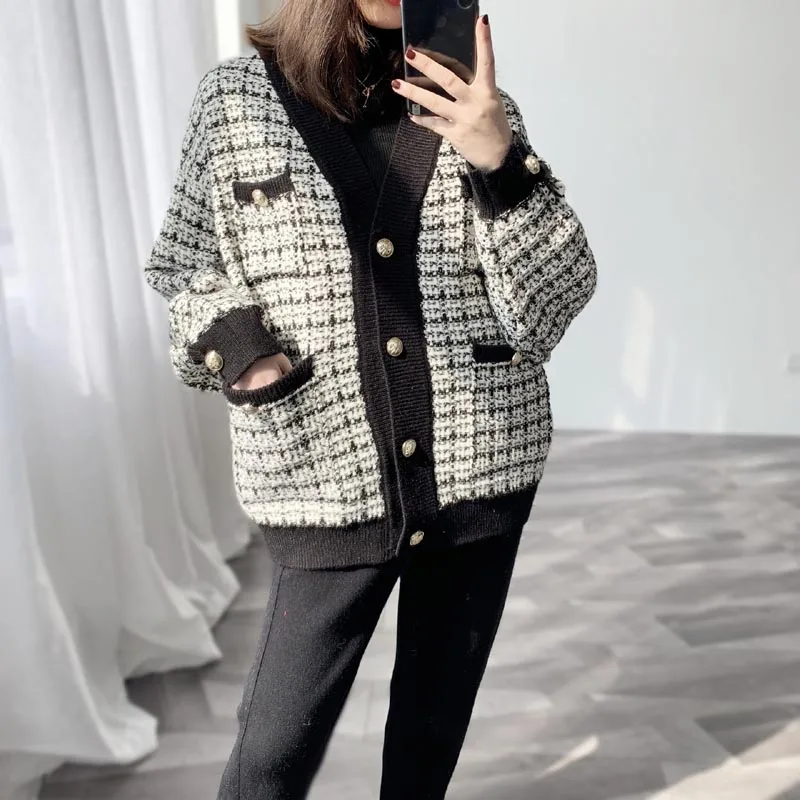 

J291 Spring Fashion Women Luxury plaid design Pearl Buttons Knitted Jacket Elegant Sweater Outwear jacquard Jackets coat