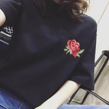 

2019 Summer New Fashion Black White Embroidered Flower Rose Halajaku Casual Short Sleeve Female T-shirt M-2XL new fahion dropshi