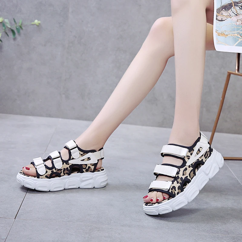 

2019 Summer New High Rise Buckle Women Casual Leopard Sandals Flat Comfortable Wild Platform Sandals Student Sport Beach Sandals