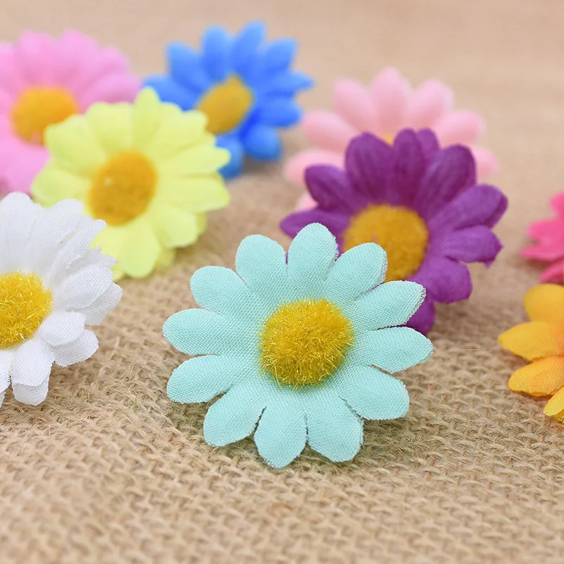 50pcs/lot 4cm Mini Daisy Flower Head Artificial Flowers for Wedding Home Decoration Festival Party Supplies Scrapbook Sunflowers