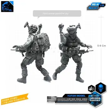 

Modern American Hand Throwing Status Soldier 1/35 Resin Soldier BEE-14