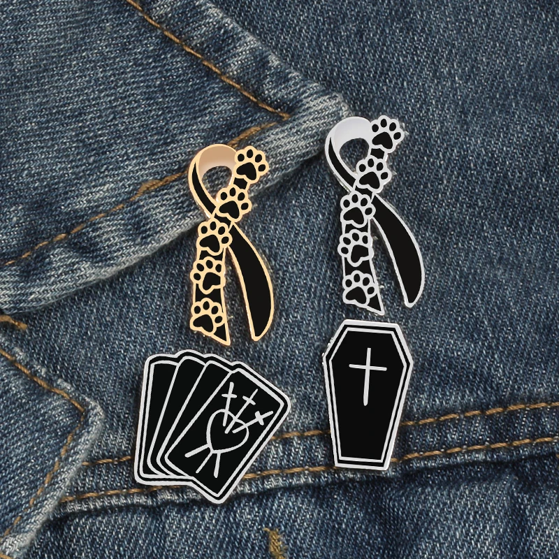 

Fashion Goth Style Poker Coffin Badge Pin Brooch Cute Gold Slver Cat Paw Print Brooches for Women Lapel Clothes Hard Enamel Pins