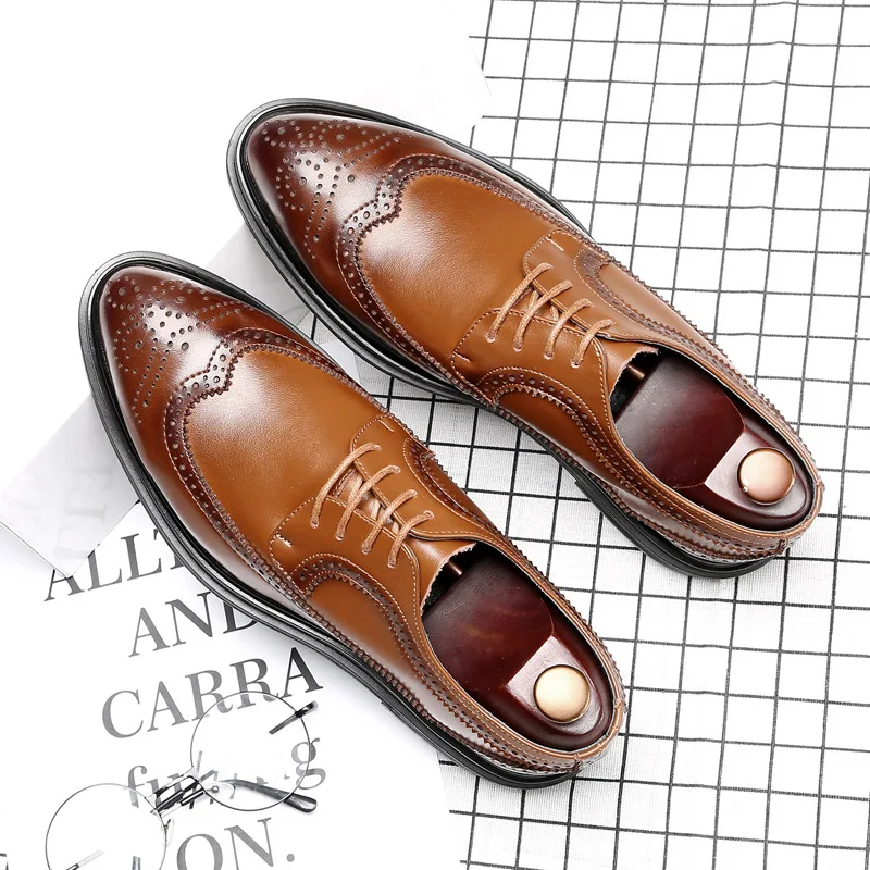 

2019 Fashion Brand Men's Business Dress Brogue Shoes For Wedding Party Retro cow Leather Black Brown Pointed Toe Oxford Shoes