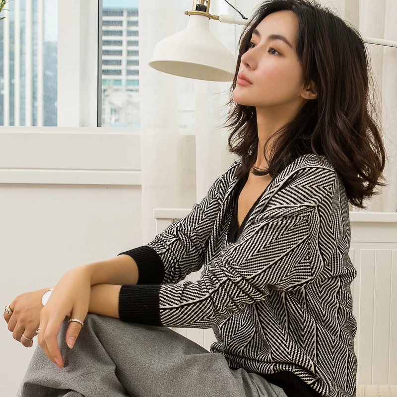 adohon 2018 womens winter Cashmere sweaters and auntmun women knitted Pullovers High Quality Warm Female Vneck Solid Casual