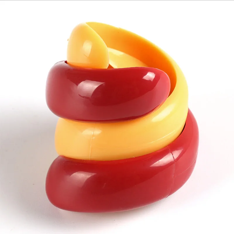 

2pcs Fancy Sausage Cutter Spiral Barbecue Hot Dogs Cutter Slicer Kitchen Cutting Gadget