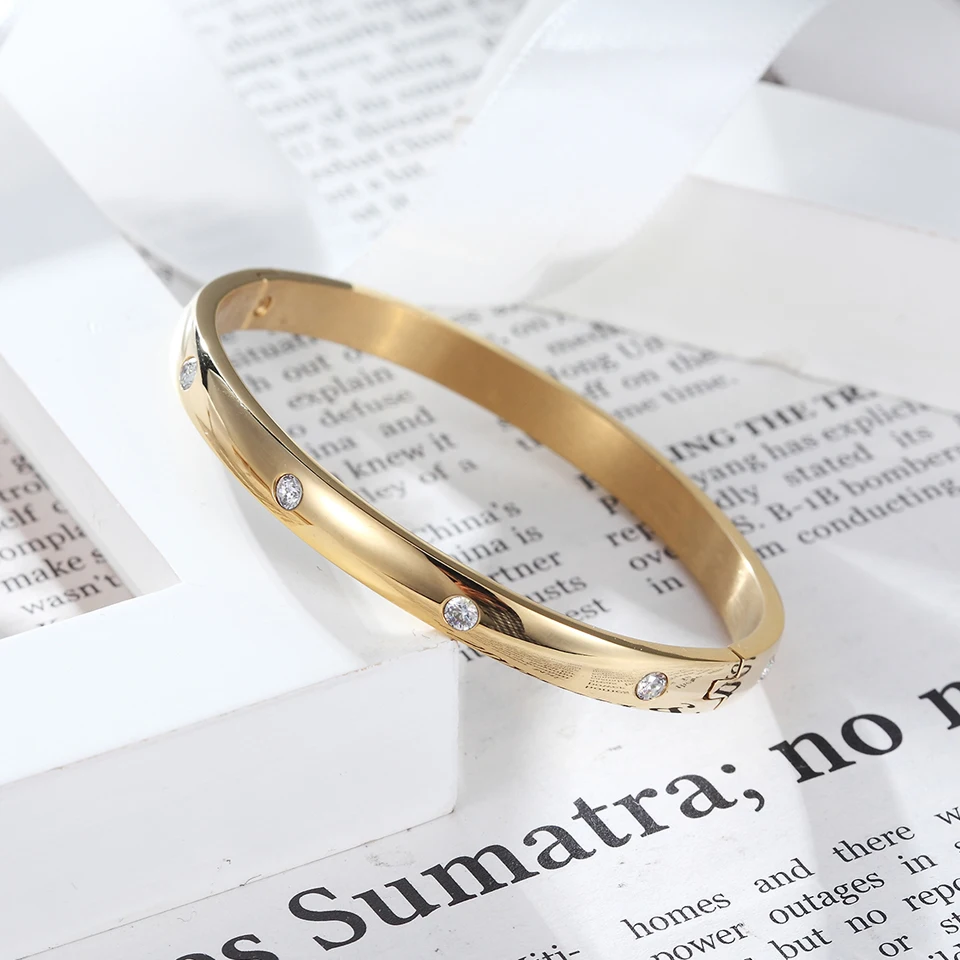 

Beautiful Curved Face Inlaid With 10 Zircon Bangle Top Quality Stainless Steel Gold Jewels Love Bangle For Women Bracelet Gift