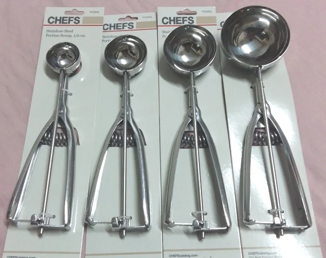1PCS Stainless Steel Portion Scoop-Ice Cream Scoop-All-purpose Scoop For Ice Cream, Frozen yogurt, Cookie dDough, meat balls plastic kitchen scoop
