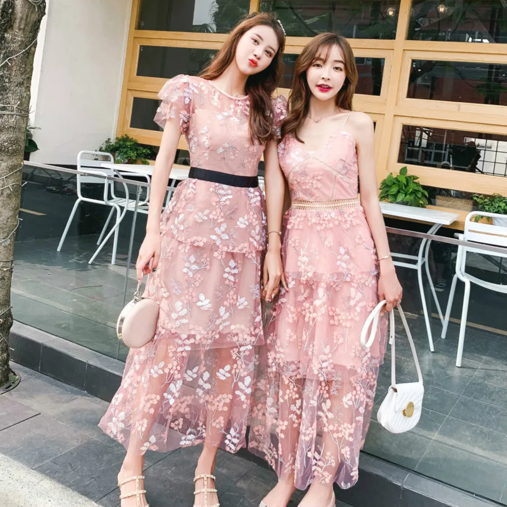 

Women Dress New Fashion Summer Elegant Slim Bodycon Formal Party Beach Runway Sexy Spaghetti Strap Mesh Embroidery Midi Dresses