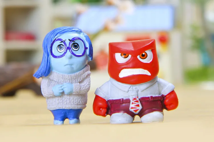 

2pcs/set 3-3.5cm New Inside Out Action Figures of Fear Happiness Sadness Anger Toys Action Figures Toys Creative Gift
