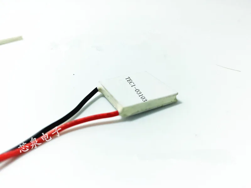 Термоэлектрический полупроводниковый холодильник TEC1 03103 низкой мощности 3.7V3A 20*20