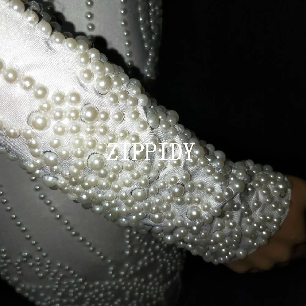 Модные, украшенные белыми жемчужинами облегающий Костюм Стретч сценическая танцевальная одежда комбинезон Для женщин вечерние женский костюм певицы праздничный наряд