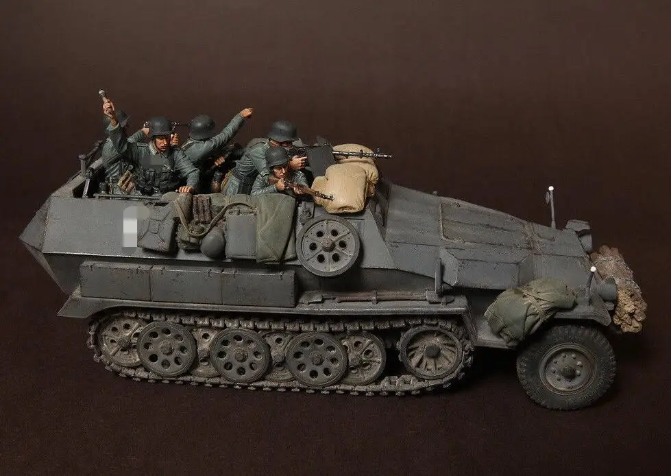 1/35 panzer солдат в бою(5 фигурок)(без автомобиля) полимерная модель миниатюрная фигурка Неокрашенная
