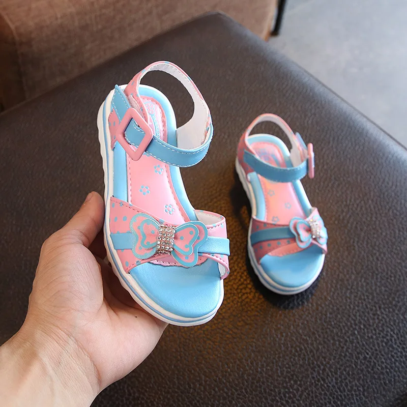 Детские сандалии девушки Весна Лето детская обувь сандалии для девочек с бантиком Милая пляжная обувь в горошек новые кроссовки для студентов C06042