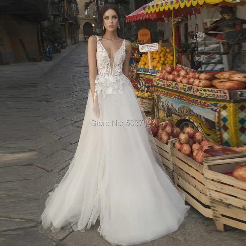 

Beach A Line Tulle Wedding Dresses Lace Appliques Deep V Neck Backless Floor Length Bridal Gown Robe De Mariée Vestido De Noiva