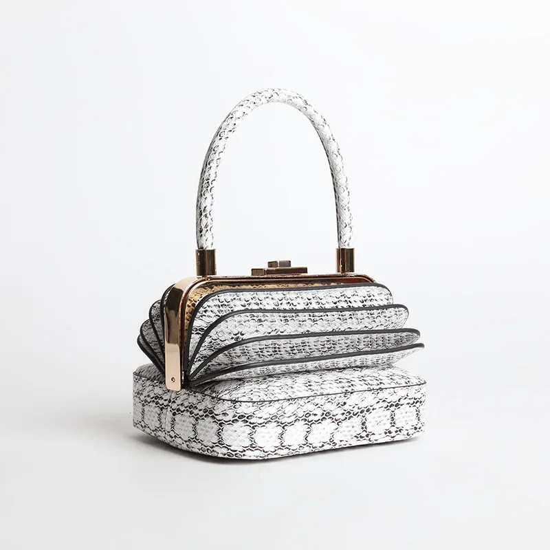 

Super seabob 2018 New Pattern Serpentine Customized Personality Vintage Handbag Portable PU Leather Woman Package DA091