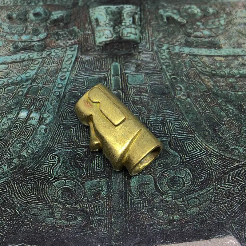 EDC-Pocket-Tools-Personalized-Creative-Brass-Paracord-Knife-Beads-Easter-Island-Stone-Statue-Watchman-Knife-Fall (5)