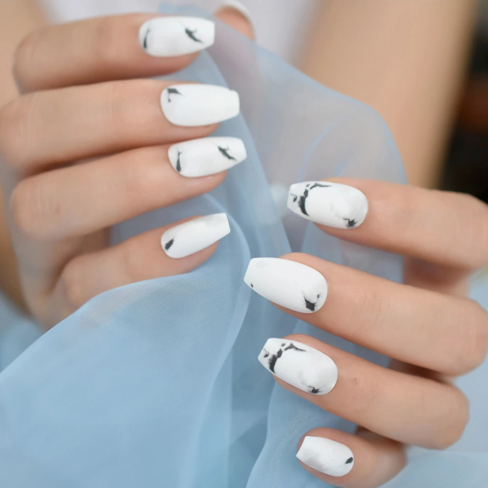 Featured image of post Coffin Plain White Acrylic Nails
