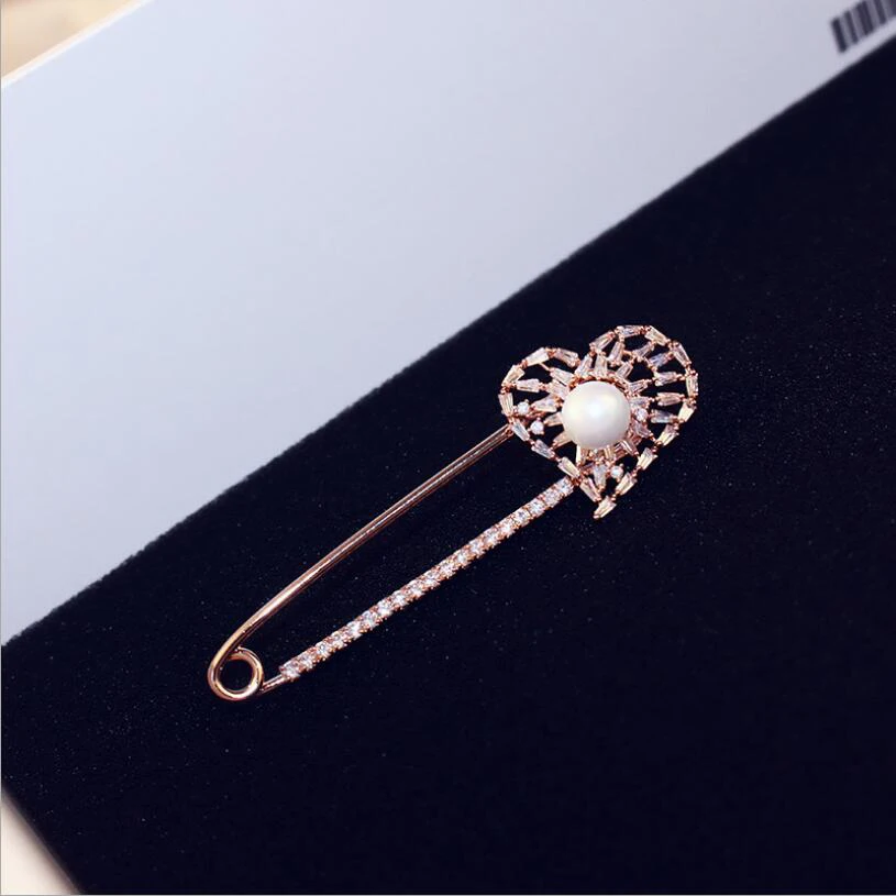 

Fashion Love Heart Imitation Pear Brooch Pin Gold Paper clip Women female Retro brooch pins Jewelry Wedding Accessories Gift