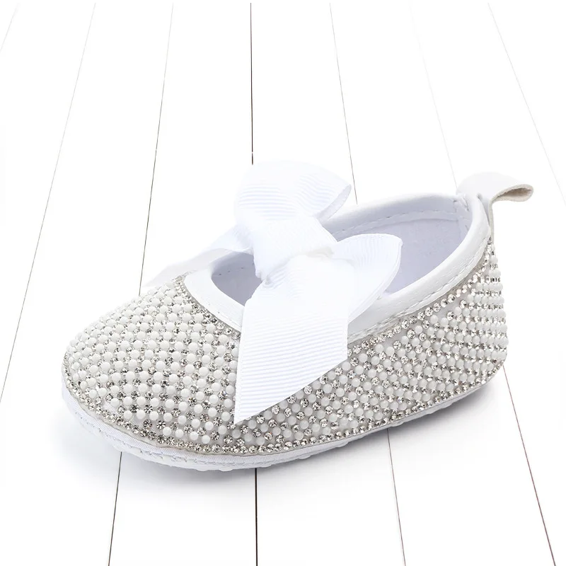 Новая обувь для маленьких девочек свадебная модная мягкая обувь для малышей с бриллиантами туфли принцессы для маленькой девочки для первых ходунков