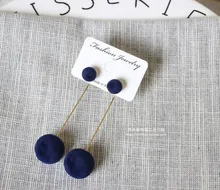 Nueva moda coreana largo colgante de bola de peluche pendientes para las mujeres borla redonda pendientes de declaración rojo azul gris negro pendiente E0371