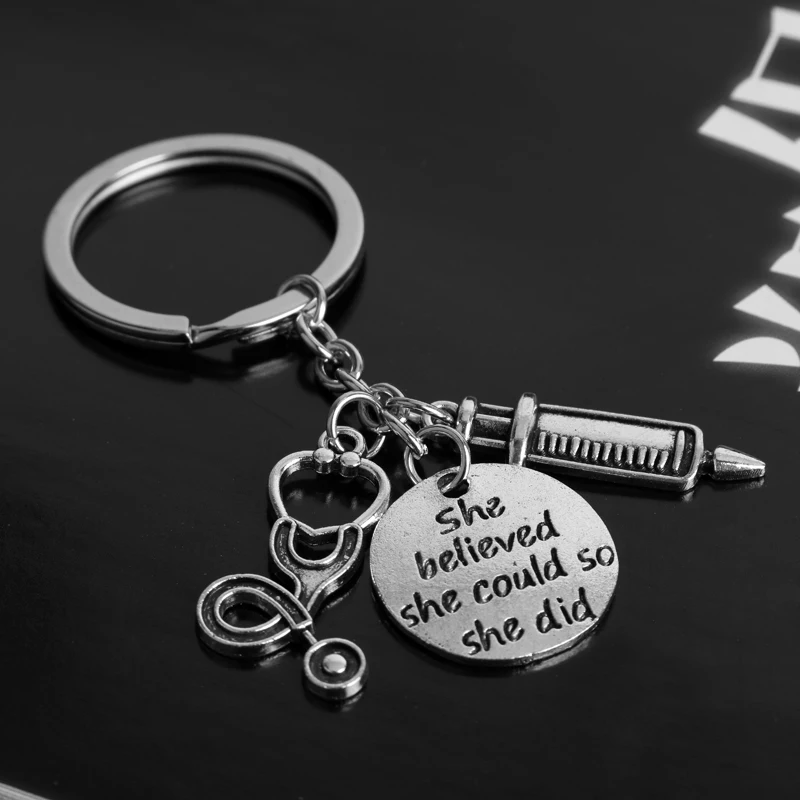 Dongsheng DE Doctor herramientas médicas estetoscopio jeringa colgantes llave cadenas enfermera estudiantes de medicina regalos llaveros