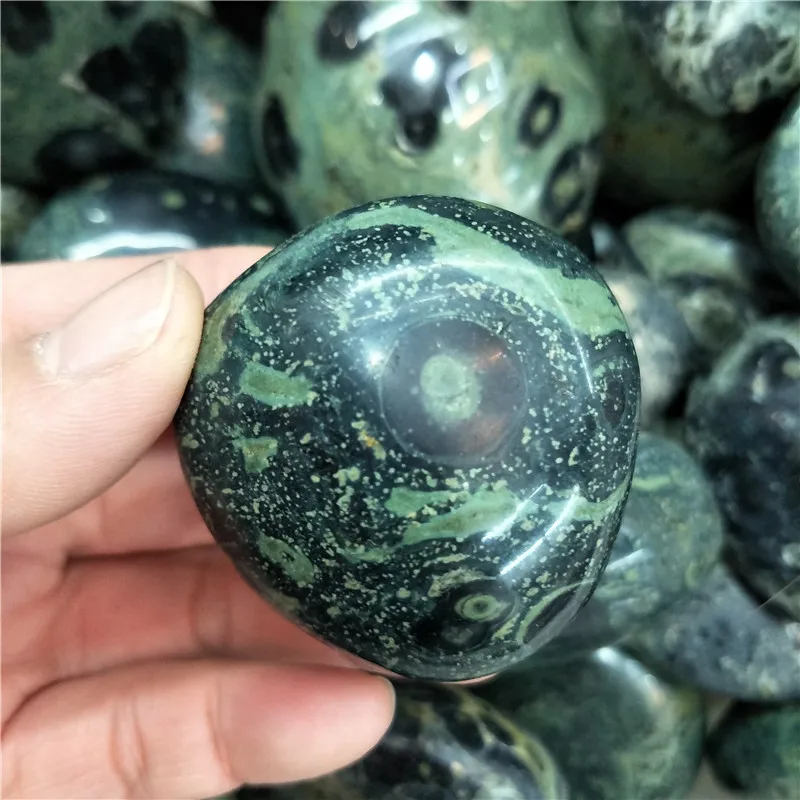 Madagascar Occhio Di Pavone Di Pietra Verde Pietra Kambaba Diaspro Fossile Sfera Di Cristallo Sfera Di Guarigione Di Palma Di Pietra Minerale