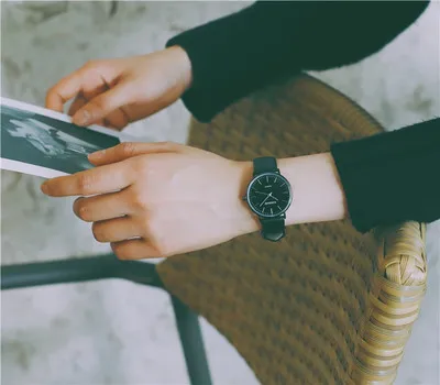 

Men's watch fashion models 2018 new Korean version of the simple trend casual atmosphere student watch female high quality
