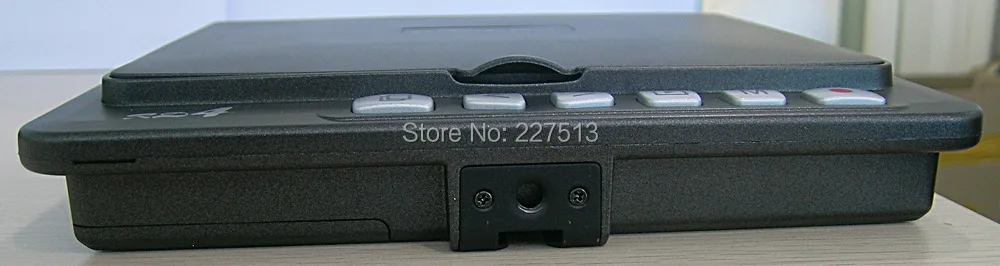 RD4 - Side -mounting slot.jpg