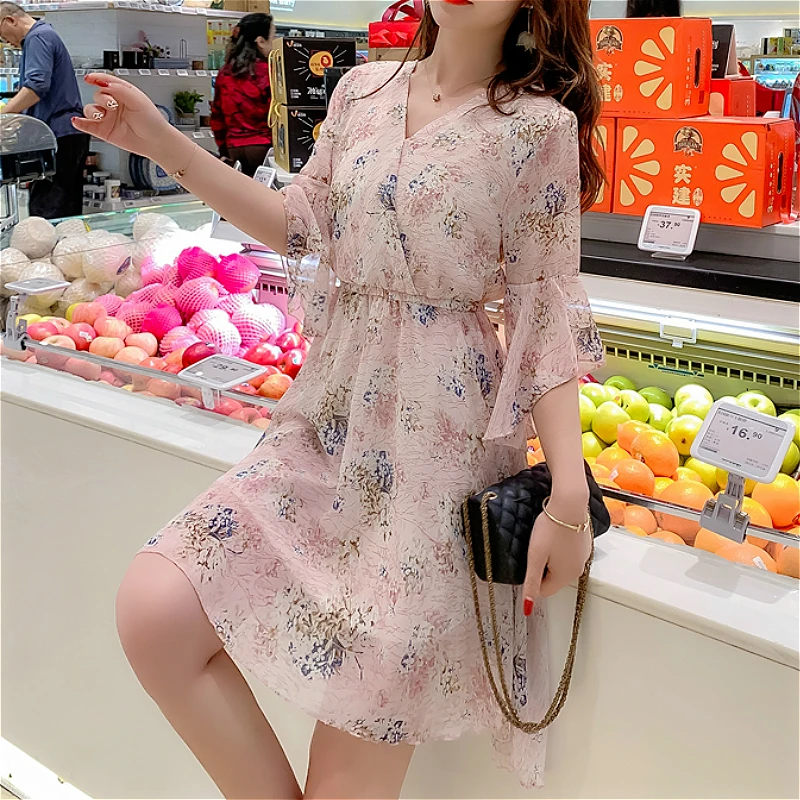 

2019 Summer New V-neck Chic Floral Elastic Waist Sleeves Chiffon Sexy Dress Women Vogue Street Short Beach Bodycon Dress Female
