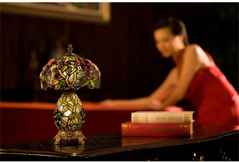 Настольная лампа FUMAT с витражным стеклом, винтажный Европейский стиль, садовый виноград, прикроватная стеклянная художественная лампа для гостиной, отеля, светильник, светильники