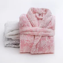 Утолщенный длинный фланелевый Халат для женщин и мужчин Зимние халаты парные пижамы зимняя Домашняя одежда 3D принт пеньюар мужской