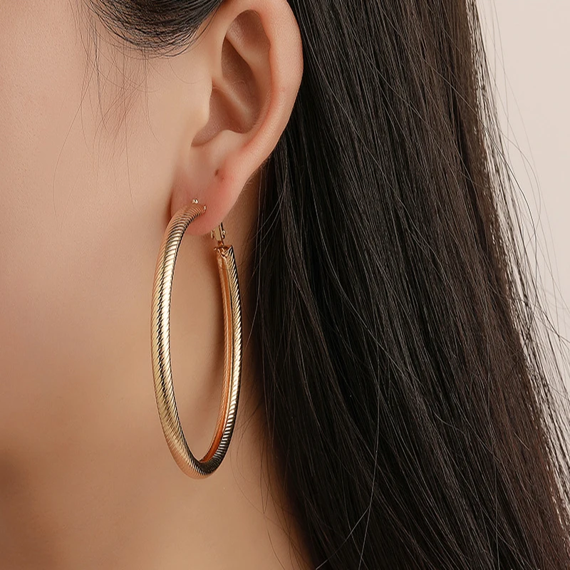 

2019 New Limited Earrings Aretes Earings Fashion Club Earring Statement Earrings Sliver Big Thread Hoop For Women Party Jewelry