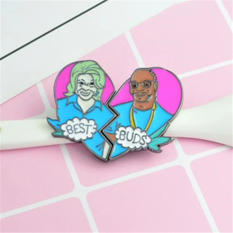

WKOUD 2Pcs/Set BEST BUDS Bad Pin Pin Snoop Dogg Martha Stewart Two Heart Metal Enamel Brooch Backpack Jewelry For BEST BUDS