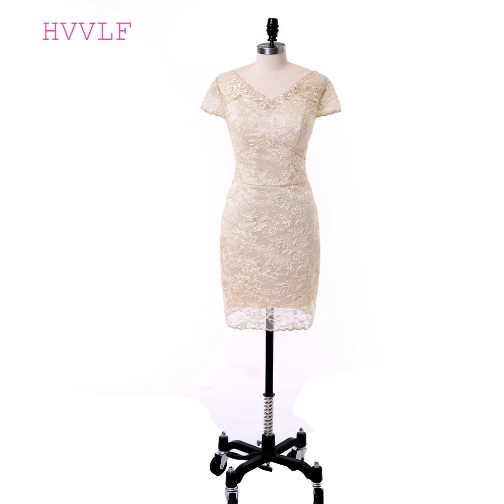 V-neck da Luva do Tampão Curto para Casamento Mãe da Noiva Mãe do Noivo Champagne Vestidos Bainha Lace Tamanho Grande Formal 2020