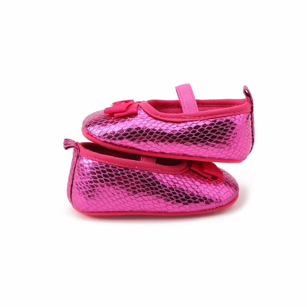 Delebao/Обувь для новорожденных; цвет розовый, красный; детская обувь принцессы с принтом бабочки; весенне-Осенняя обувь на мягкой подошве