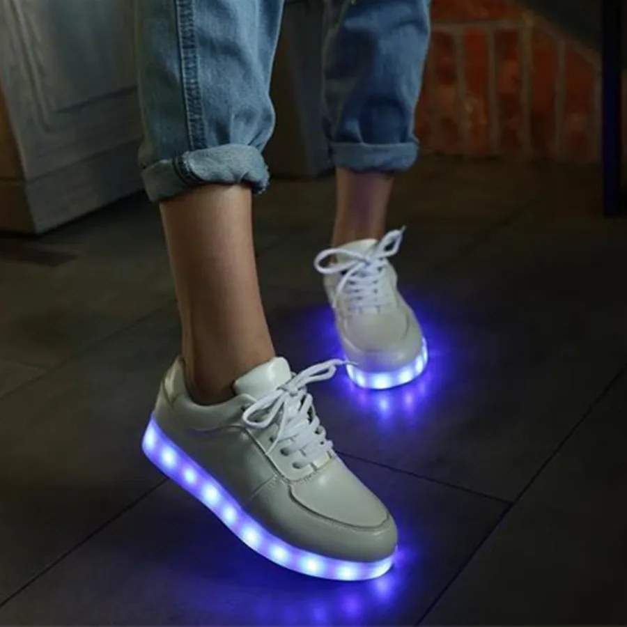 

New Hot Sale Good Quality Couple Wear Flats LED Light Rechargeable Lace-up Casual Wear Shoes Personality Fashion Round Toe