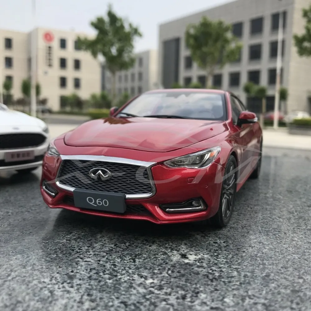 Литая модель автомобиля Infiniti Q60 Coupe 1:18 (красный) + небольшой подарок! |