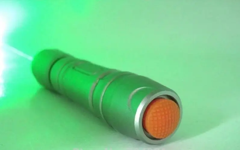 عالية الطاقة الخضراء مؤشر الليزر 532nm نطاق 50000 متر الليزر القلم للتعديل حرق مباراة قوية إلى 10000 متر ماء