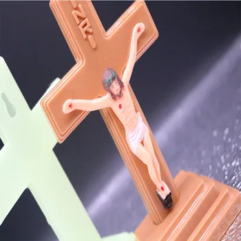 

Religious cross statue plastic Jesus cross plastic statue, Jesus cross wall hanging ornament.13cmx7.5cm