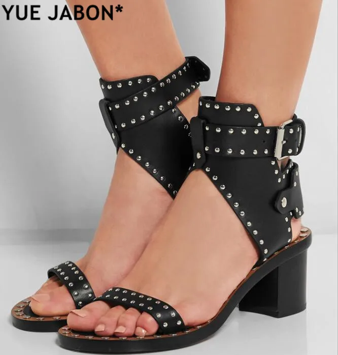 YUE JABON/высокое качество, повседневный уличный стиль, сандалии-гладиаторы на ремешке с пряжкой женские туфли-лодочки с заклепками и открытым носком Размеры 35-41, римские сандалии