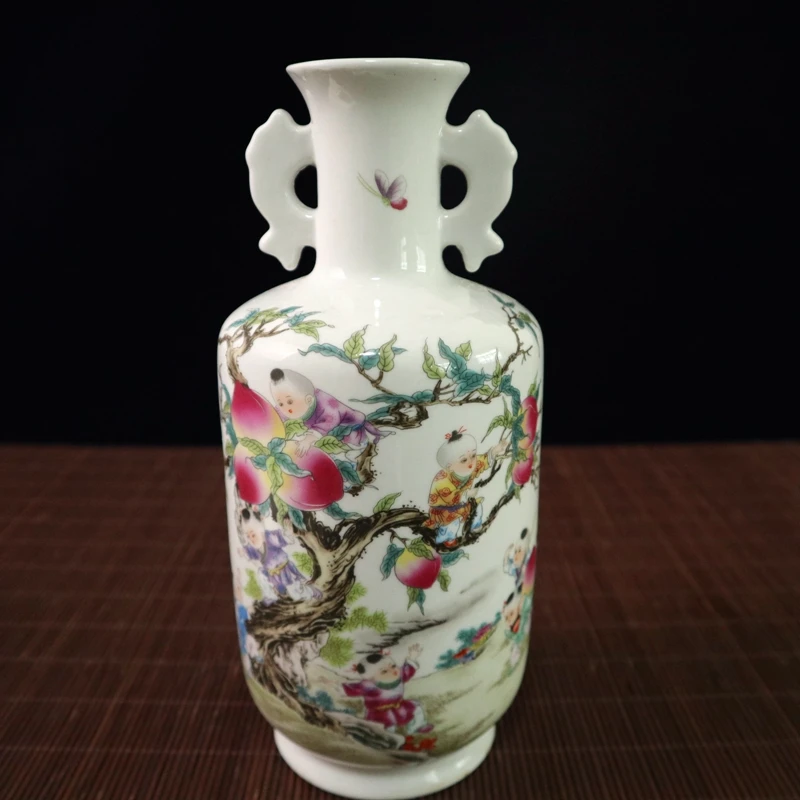 

Exquisite Chinese Old-style Collectible Famille-rose Porcelain Nine Lovely Children Pick to Peaches Vase
