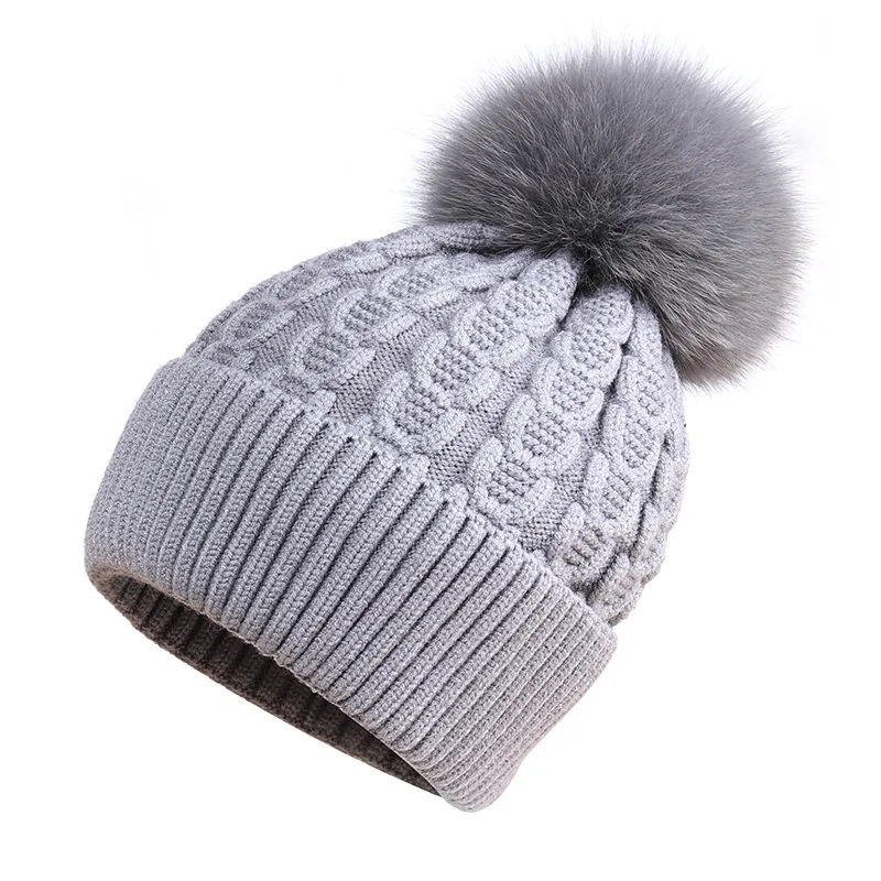 

Female autumn and winter hemp pattern 15cm fox fur ball hat sweet cute fashion wild outdoor warm knit hat Bomber Hats