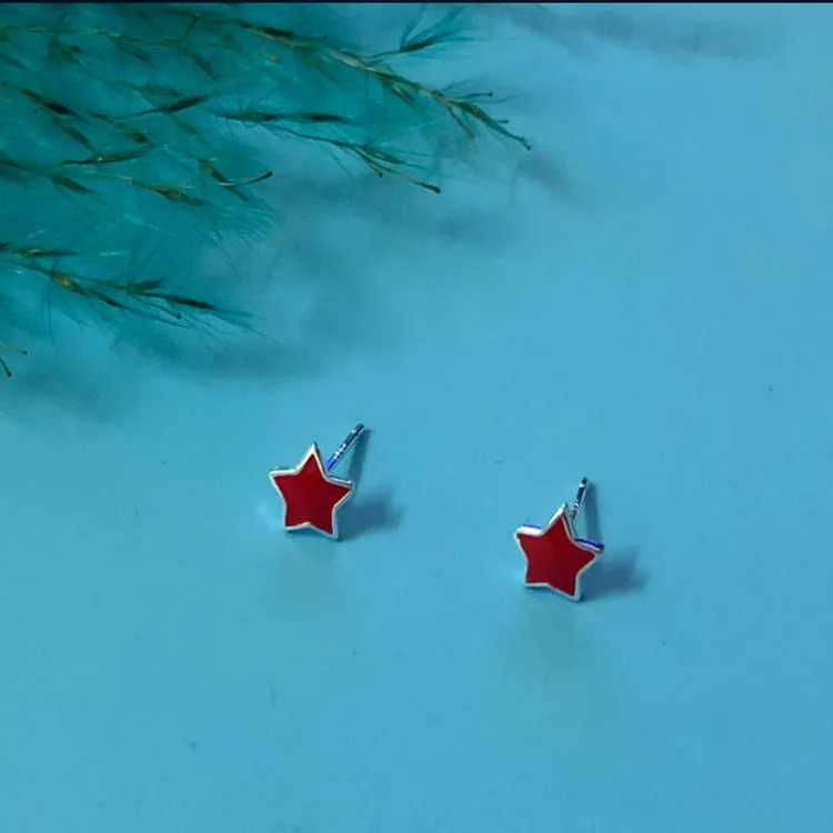 

S925 Sterling Silver Earrings Five-pointed Star Earrings Red Star Earrings DE07