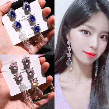 

South Korea Kim Ji-soo's transparent pink-blue crystal tassels earrings