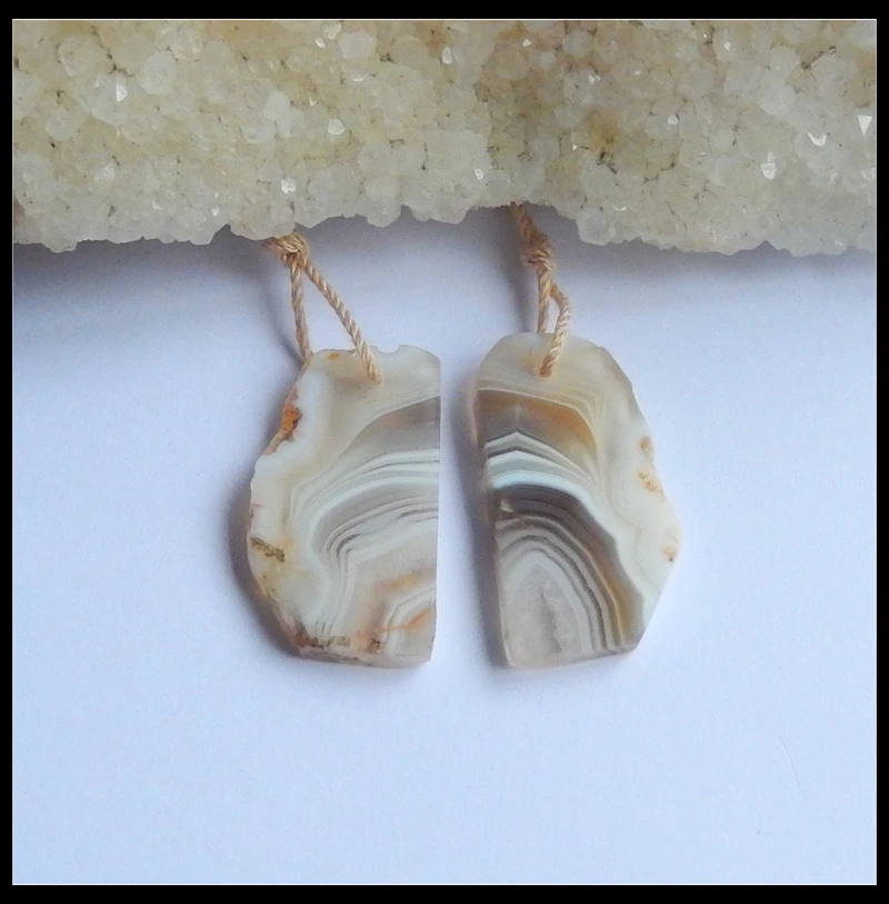 

Special sale!! Nugget Stripe Agate Gemstone Short Earring Bead 25x14x3mm 4.7g