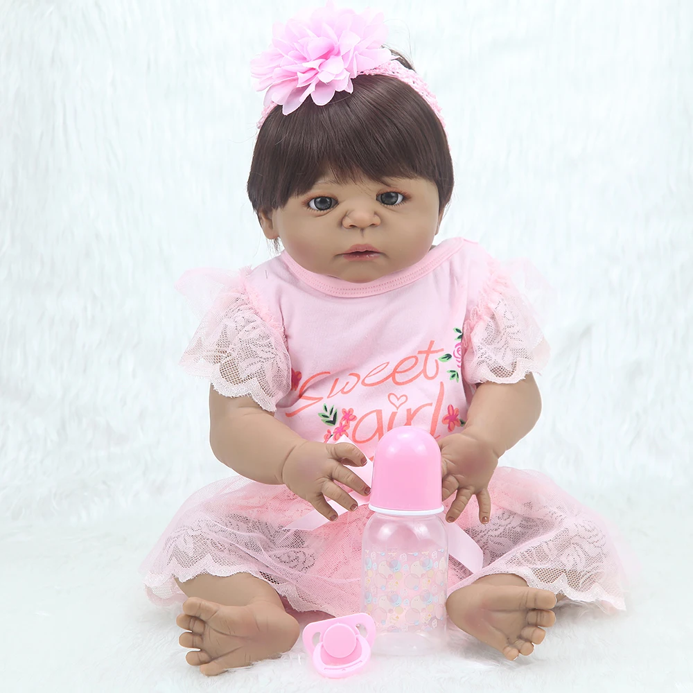 bebe de juguete negro