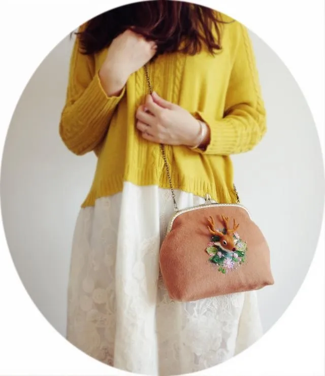 straw shoulder bag
