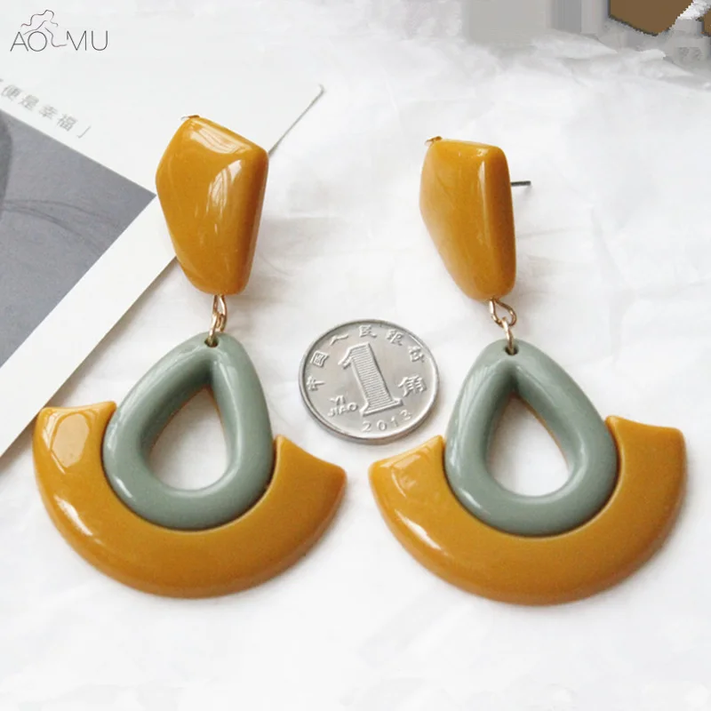 

AOMU 2019 Summer New Fashion Colorful Resin Geometric Fan-shaped Long Pendant Earrings for Women Girl Beach Jewelry Boucle D'or